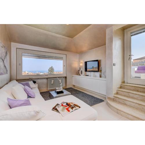 MGH Luxury - Lake View Penthouse Desenzano