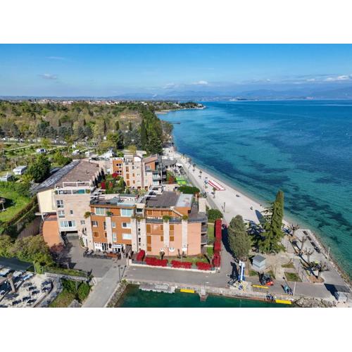 MGH Luxury - Residenza La Perla Peschiera Lakefront