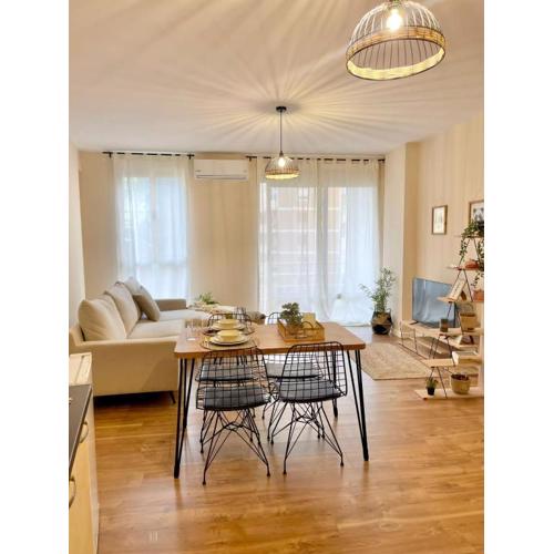 MH apartment, free parking, flexible check in