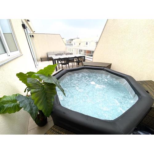 MIA Black Luxury Suite - with Private Pool Spa