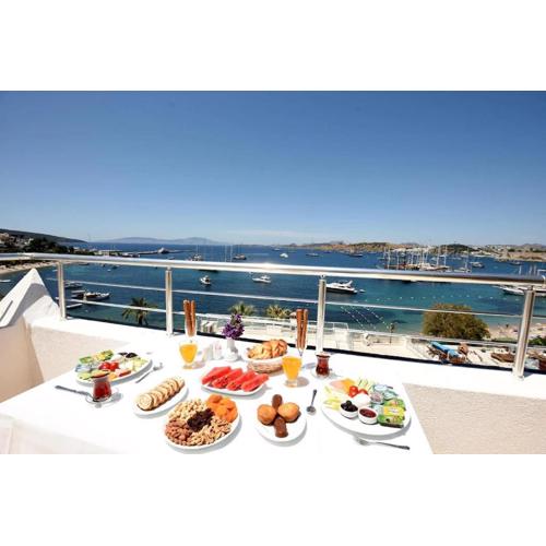 Mia Hill Suites