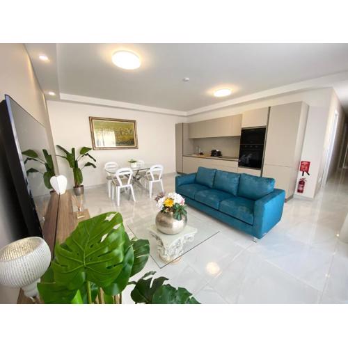 MIA White Luxury Suite - Topfloor two bed in Qawra
