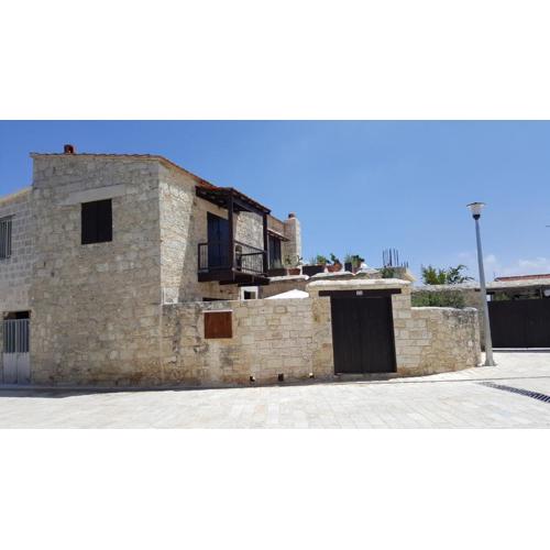 Michalis Anoyia Traditional Stonehouse