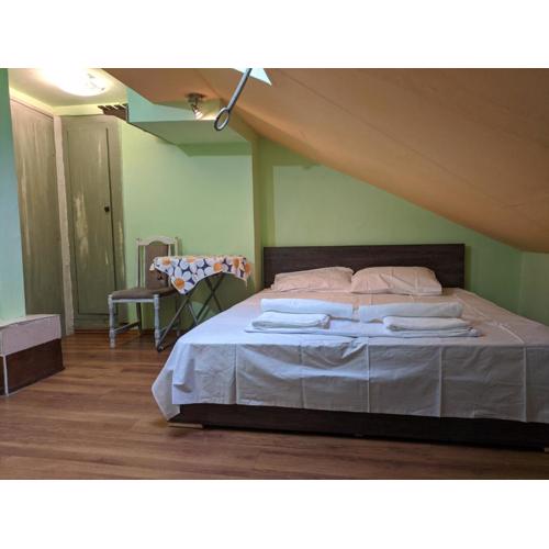 Midtown Place Apartment Loft таванска стая с баня DORIS 2