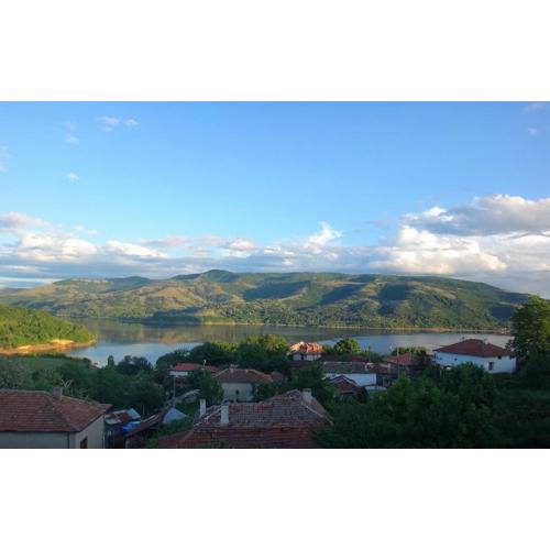 Mihaela Lake Retreat