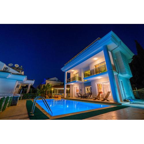 Milez Sultan luxury villa by Solo Villa