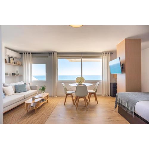 Mimosas & Sea Views by ELE Apartments