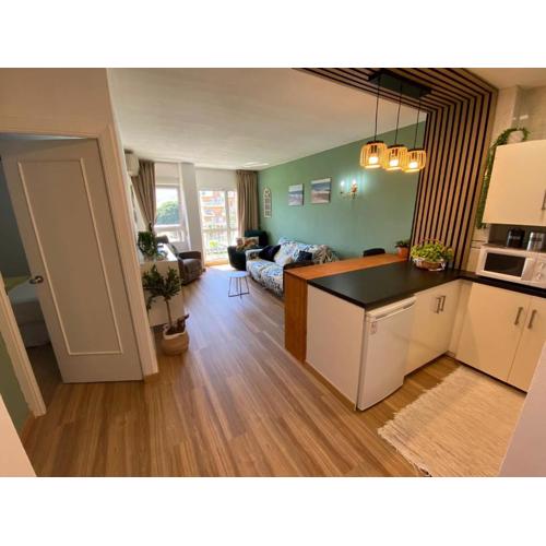 MINERVA, One bedroom family apartment, great location, Pool with water slides, sleeps 4