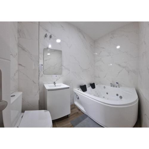 Mini Estudio JACUZZI DOBLE SEVILLA \