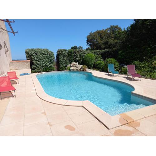 mini villa studio 1 pièce 19 m2 pour 2 personnes piscine partagée climatisation
