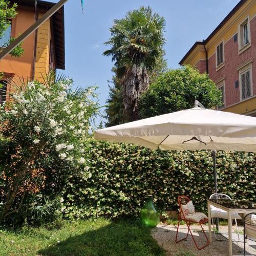 Minimal Chic House - Green oasis near the center with private parking & pet-friendly