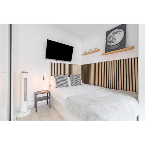 Minimalist & Exterior Studio Next to the Beach