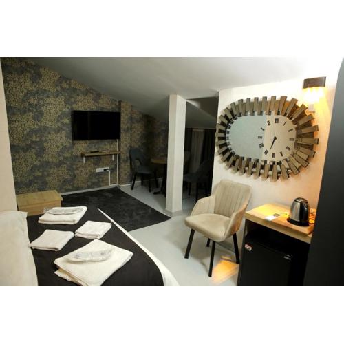 Minimalist Suit Otel