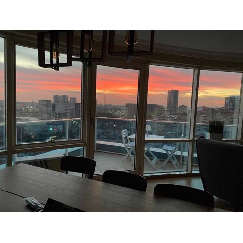 Minimum 100 nights Welcome to our Large Duplex Penthouse Comfy Home All Amenities Nearby!