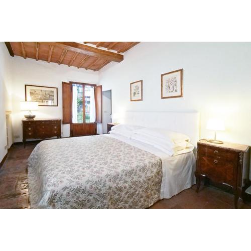 Mint Apartment - Super Central, Quiet, Romantic, close to Finest Restaurants