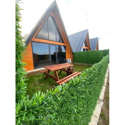 Mira Bungalov