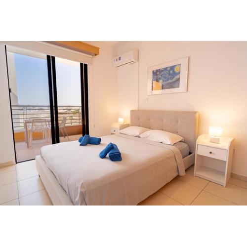 Mirabella Mackenzie 1 Bedroom Flat Near the Sea