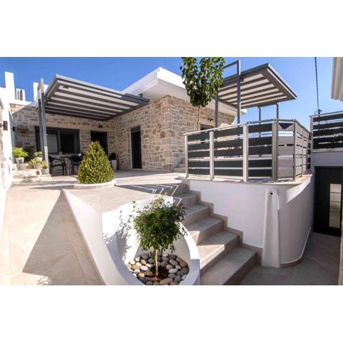 Mirabilia Family House