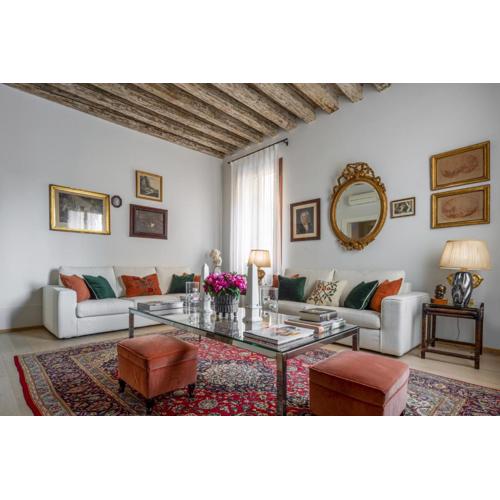 Miracoli Apartment with View on the Canal R&R