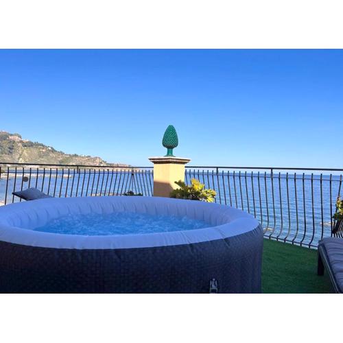 Miriam Sea Front Apartment Jacuzzi