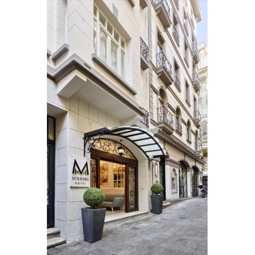 Mirrors Hotel
