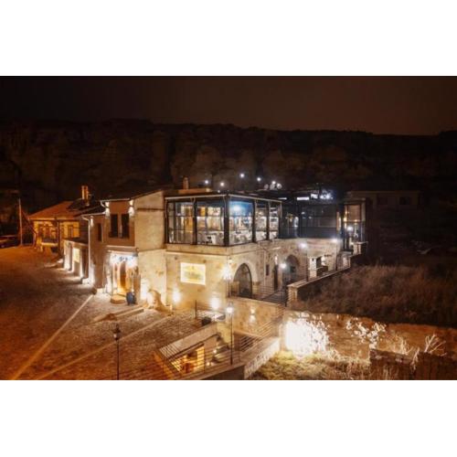 Misty Cave Hotel