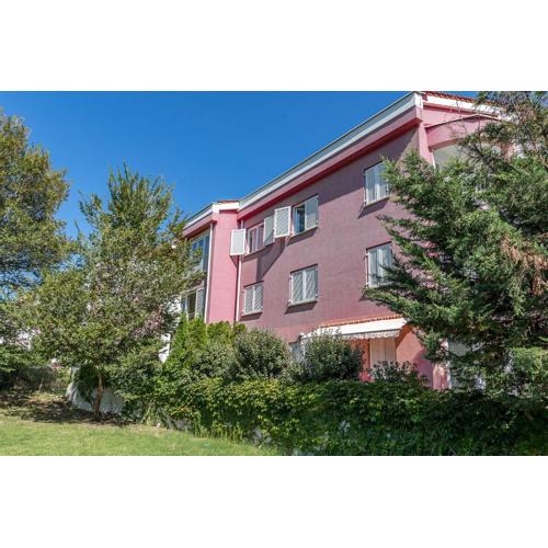 Mit Klima, WiFi, Balkon nur 350 Meter zum Strand