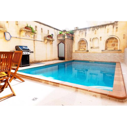 Mixel Gozitan Villa and Pool - Happy Rentals