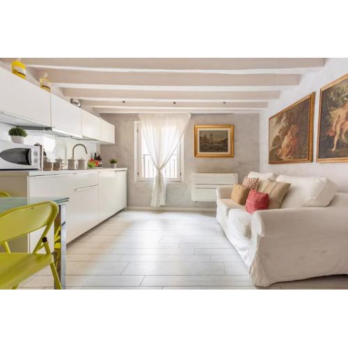 MMeSuite Arena di Verona by Maisonme Collection