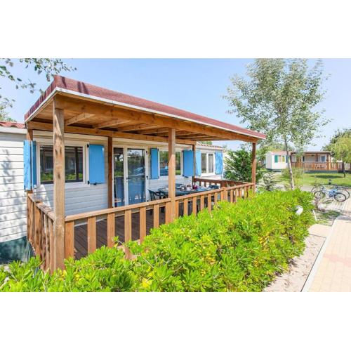 Mobile home in the Rosolina-Mare with a shared pool