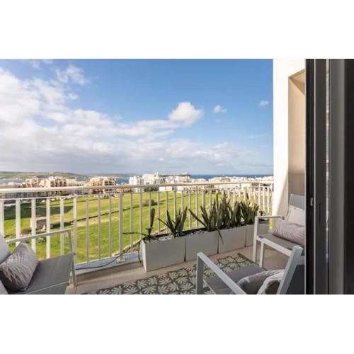 Modern - Central - Close to Beach - 5 Star rating APT