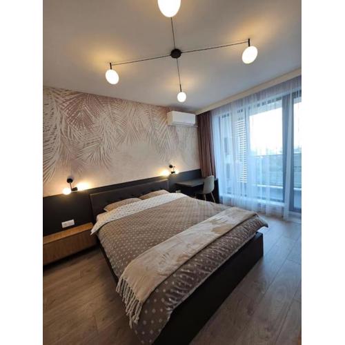 Modern 1BR Apartment with Garage in Center