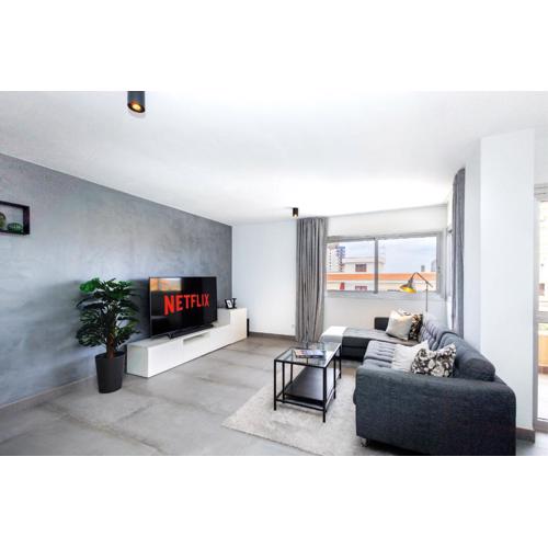 Modern 2 Bed Sea View Apartment Pool Access
