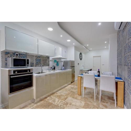 Modern 2 Bedroom Apartment in St Julians