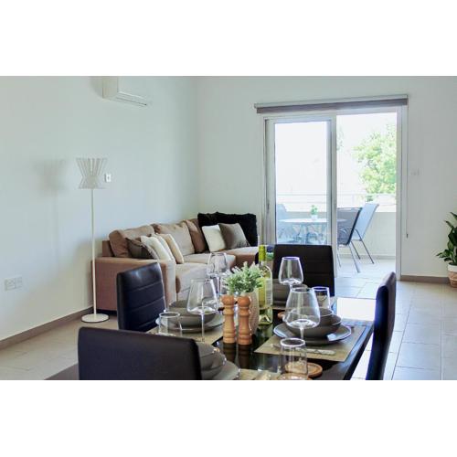 Modern 2 Bedroom Apt - Tourist Area Collection