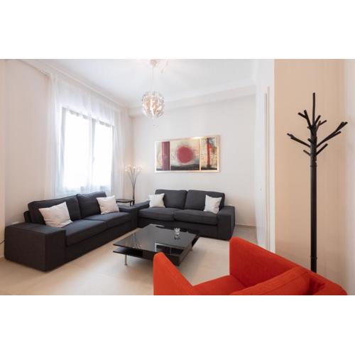 Modern 2-bedroom apt, 200m from the Acropolis