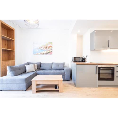Modern 2-Bedroom Gem close to Metro