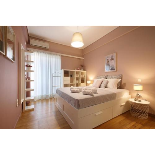 Modern 2BD apartment next to Acropolis