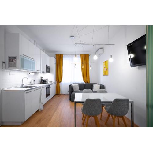 Modern 2BD Flat with Prime Location and Workspace by Flat Mаnager