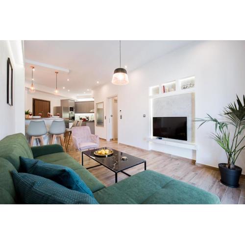 Modern 2BD very spacious apt next to metro station