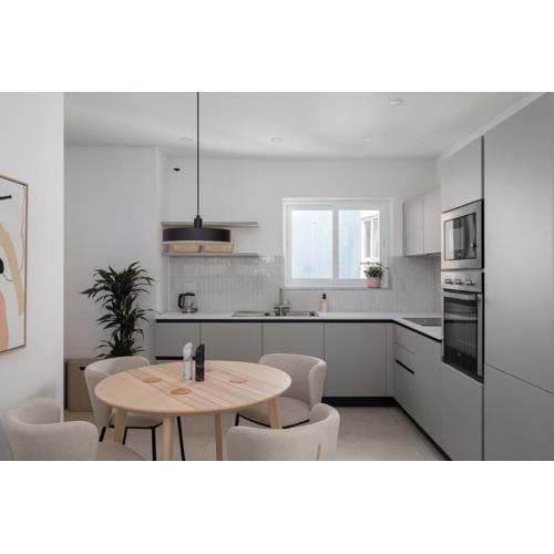Modern 2BR Apartment with Outside Furniture - Close to Sliema, Saint Julians & Valletta