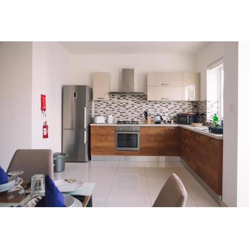 Modern 3 bedroom with AC apartment