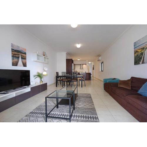 Modern 3BR Stylish & Spacious Apartment - Close to Sliema Promenade