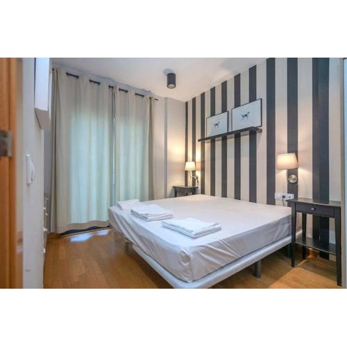 Modern and bright apartment in Eixample 2-1