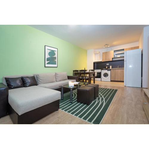 Modern and Bright Apartments near Center - FREE PARKING