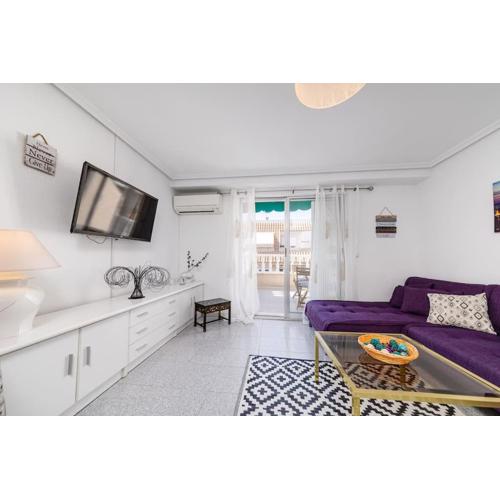 Modern and Central 2bd Apt with Terrace & WIFI