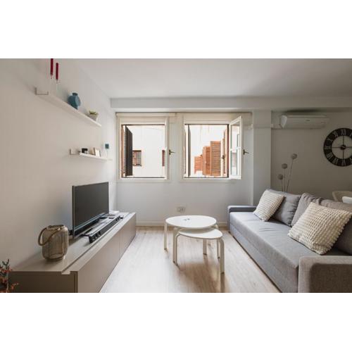 Modern and functional in Sierpes Sevilla Centro
