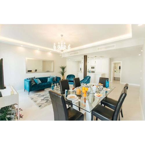 Modern and luxurious -3 Bdr 2Bth- Pastor y Landero