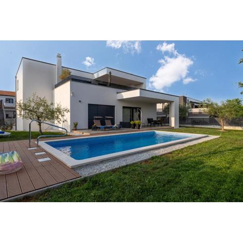 Modern apartment Ana with Jacuzzi and Pool