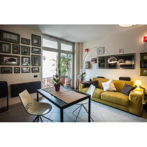 Modern Apartment Giovanni Square IUN Q6922